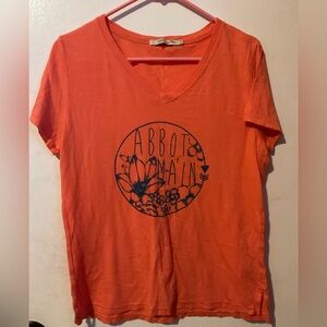 Abbot Main women’s Coral V-Neck Tee size L